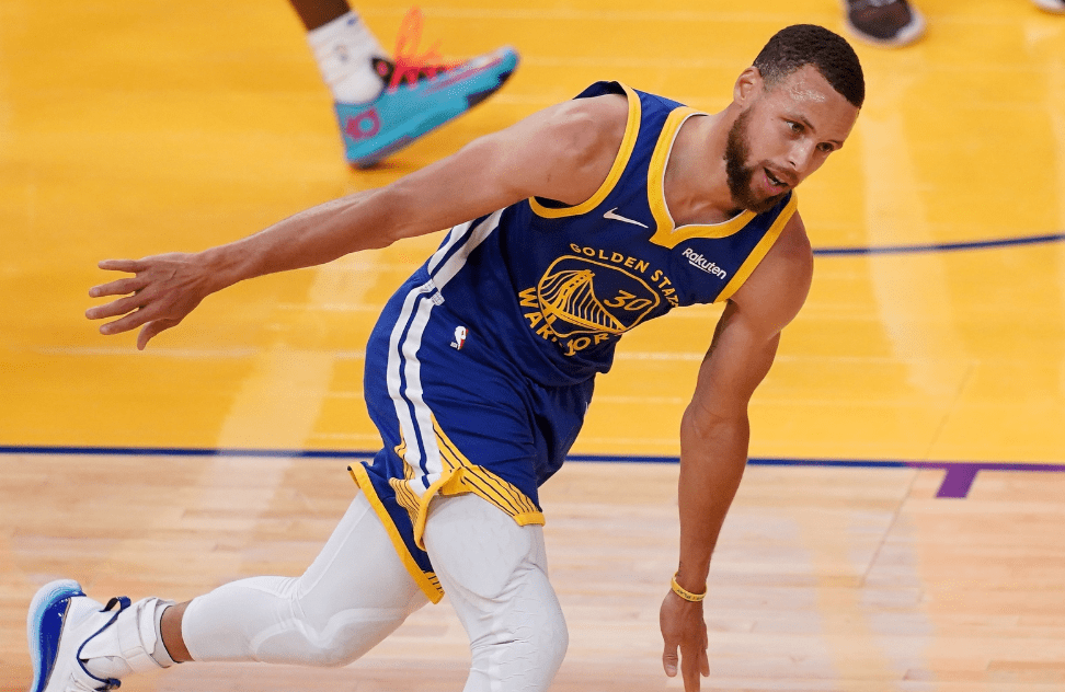 lol比赛回放-包含华盛顿奇才训练开放日,赛后防线松动引欢呼,NBA季后赛在即,赛季目标并未改变的词条