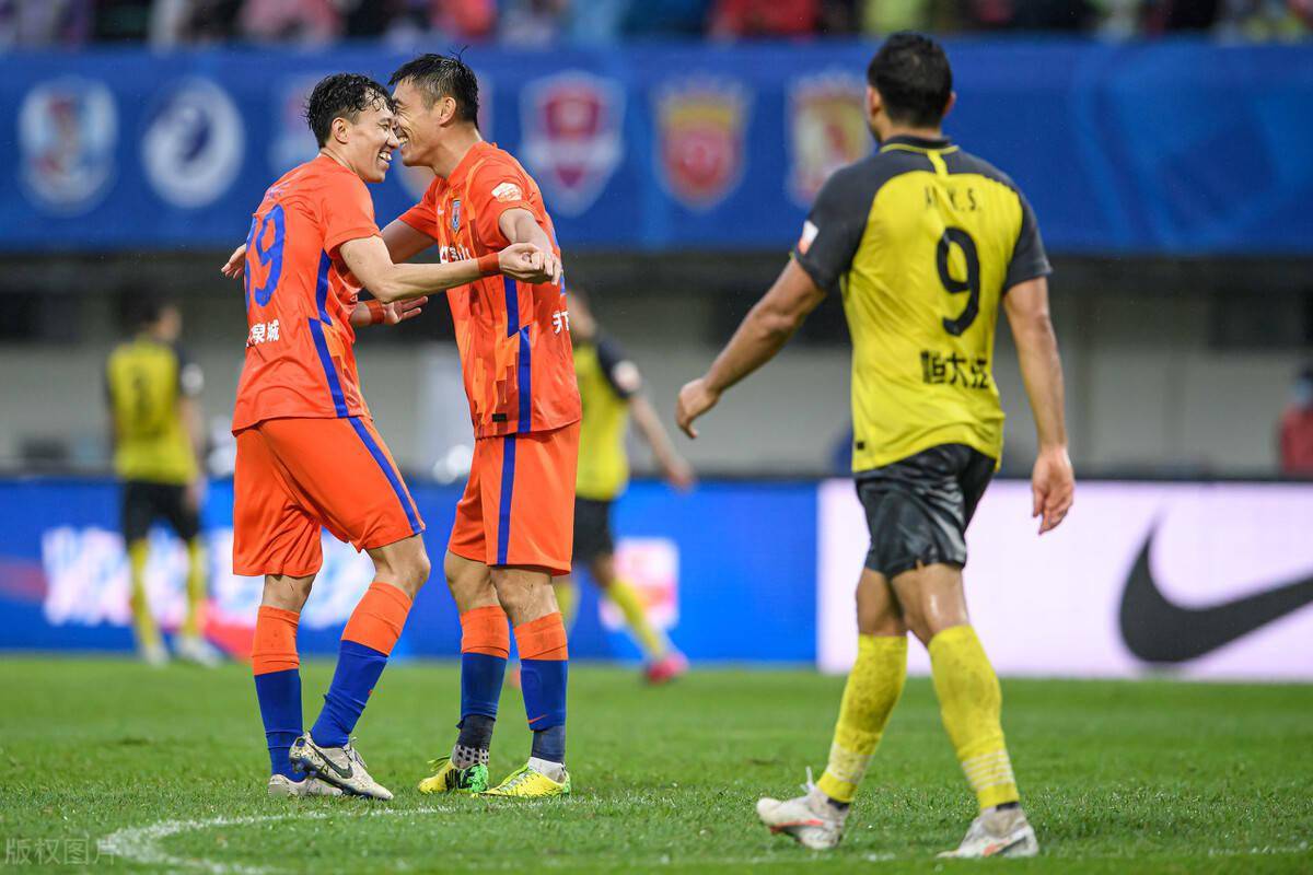 清晨突围战来临，里昂围绕中超绝杀压哨，态度坚定，轮换策略成焦点的简单介绍