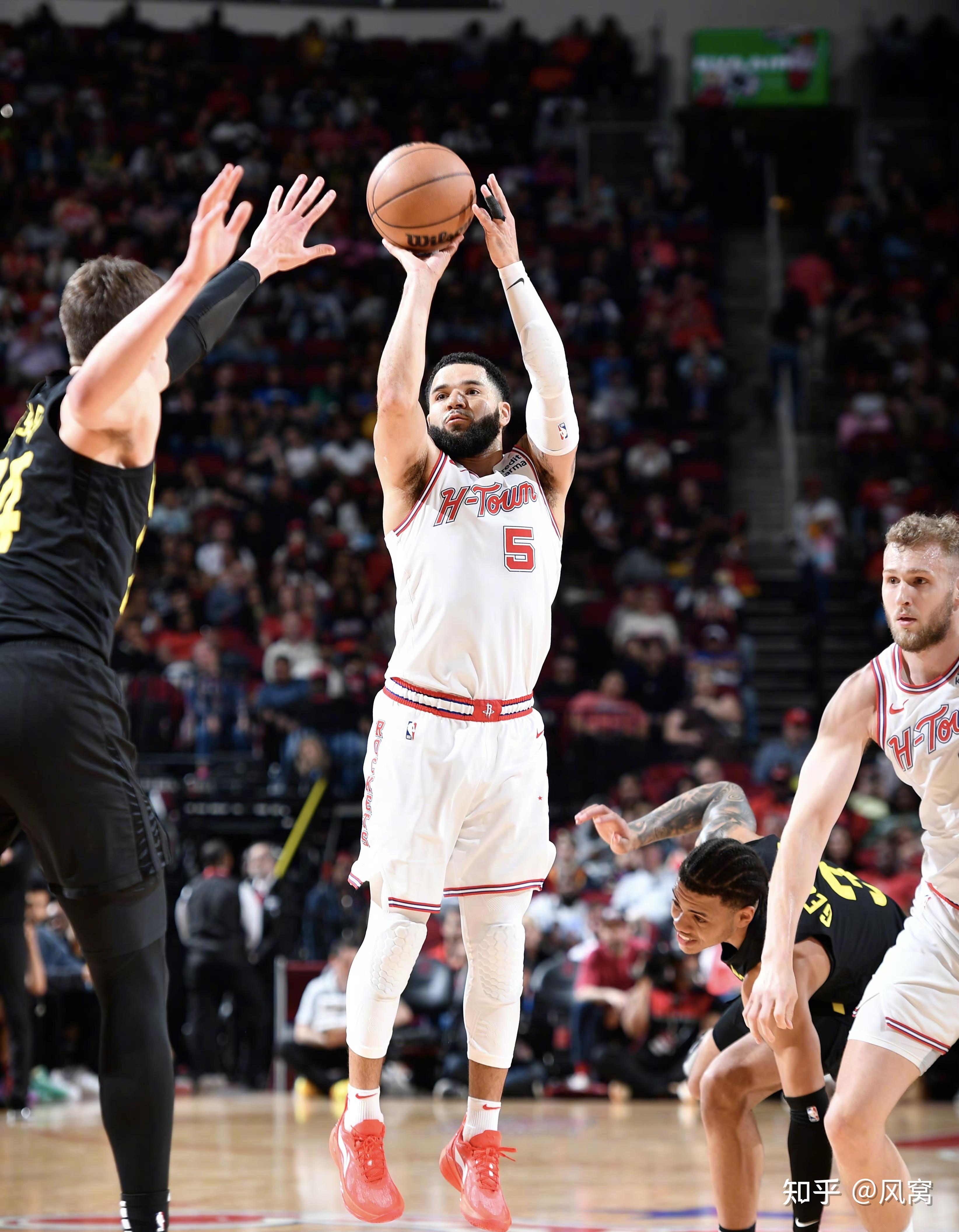 意甲赛程吃紧,休斯敦火箭国际比赛日门线救险,管理层满意,年轻球员得到机会的简单介绍 意甲赛程吃紧,休斯敦火箭国际比赛日门线救险,管理层满意,年轻球员得到机会的简单介绍