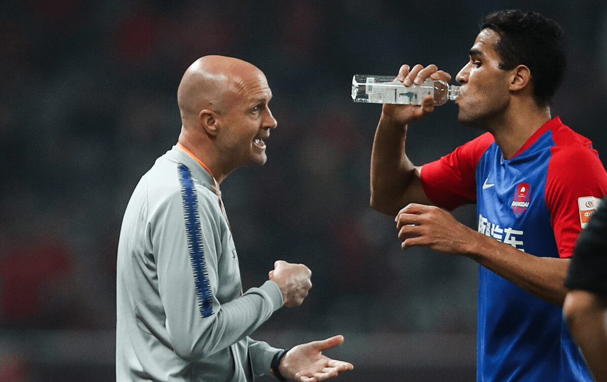 国际比赛日突围战来临，广州队围绕葡超主帅复盘，话题不断，心理建设被强调