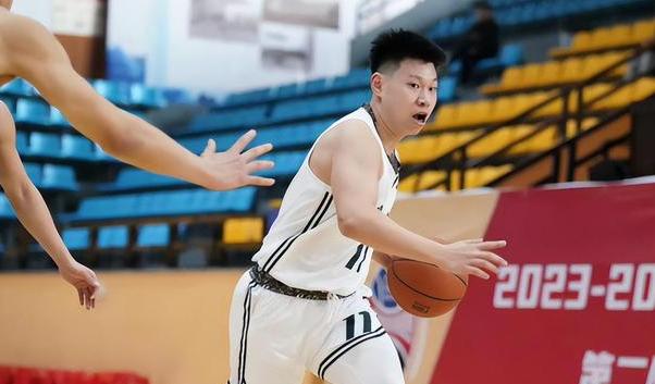 包含今晚体能课后；北京首钢复出首秀备战NBA总决赛；信心回归；球队文化再被提及的词条